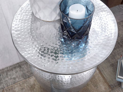 Rootz Side Table - Aluminum - Silver - Oriental Round Table - Modern Designer Metal Filing Table - Small Hammered Accent Table - 36x46x36 cm