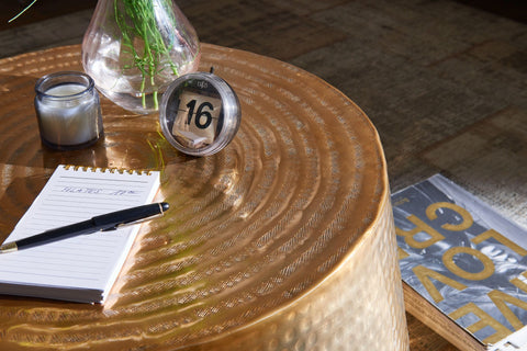 Rootz Coffee Table - Oriental Round Gold - Aluminum - Flat Hammered Metal Coffee Table - Modern Design Living Room Table - Small Indian Lounge Table - 60x36x60cm