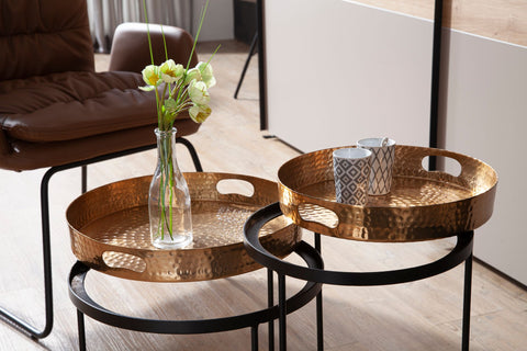 Rootz Round Side Table - Set of 2 Gold-Black Metal Hammer Finish Nesting Tables - Round Coffee Table with Removable Tray - Modern 2-Piece Tray Sofa Table