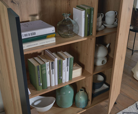 Rootz Highboard - Oak Decor with Black MDF - Modern Freestanding Sideboard with 2 Doors and Shelf - Metal Legs - 110x125x40 cm