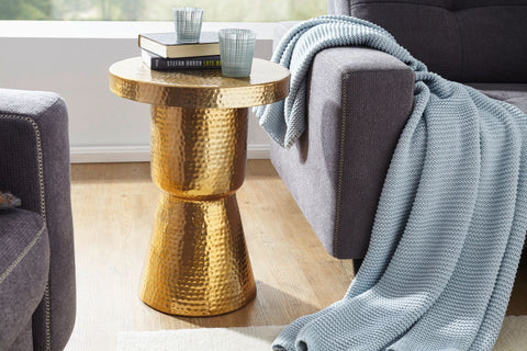 Rootz Side Table - Gold Aluminum Design - Oriental Round Decoration Table - Modern Metal Designer Filing Table - Small Hammered Accent Table - 43x59x43cm